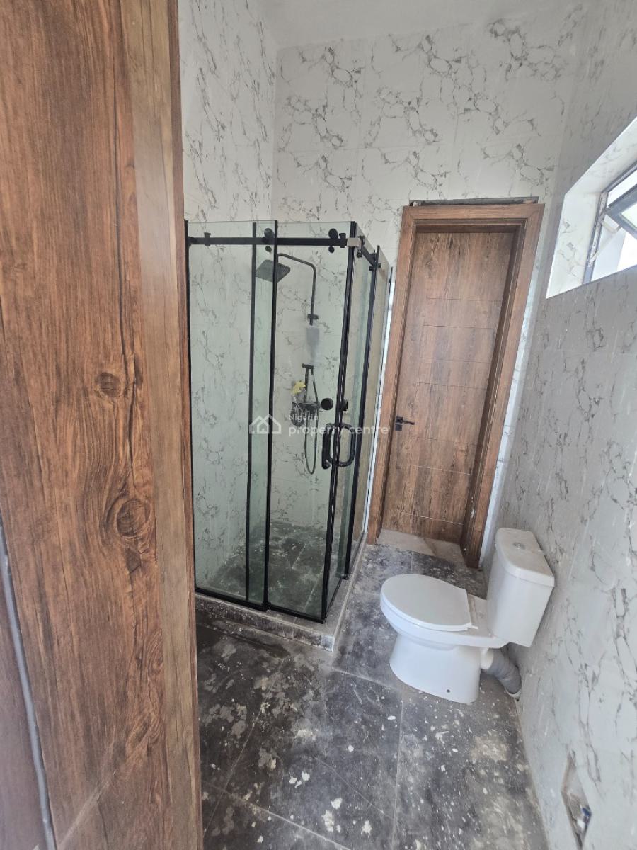 Newly Built Service 3-bedroom Luxury Penthouse Plus 2 Rooms Bq Availab, Off Admiralty Road, Lekki Phase 1, Lekki, Lagos, Flat / Apartment for Sale