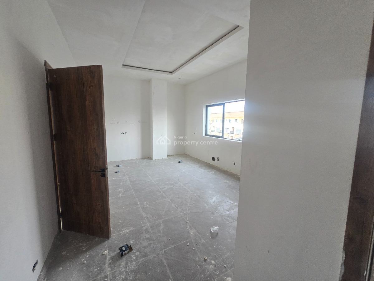 Newly Built Service 3-bedroom Luxury Penthouse Plus 2 Rooms Bq Availab, Off Admiralty Road, Lekki Phase 1, Lekki, Lagos, Flat / Apartment for Sale