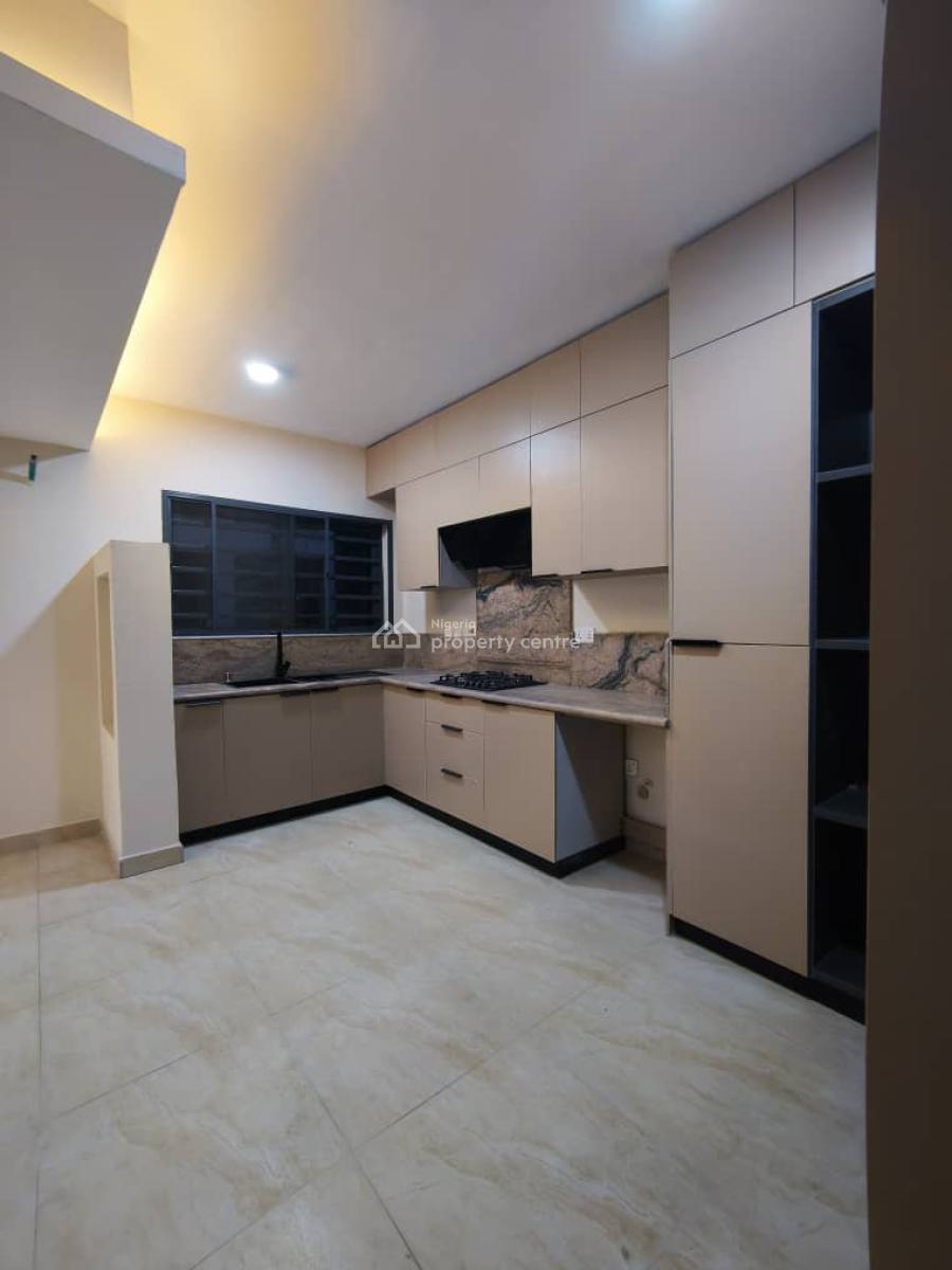 Luxury Well Built with Good Finishing Serviced 3 Bedroom Apartment, Lekki Phase 1, Lekki, Lagos, Flat / Apartment for Sale