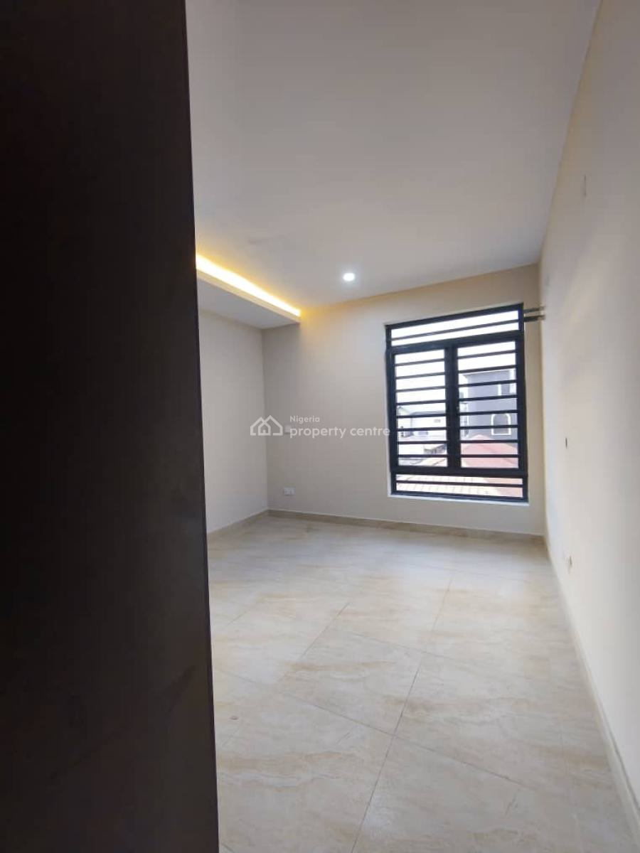Luxury Well Built with Good Finishing Serviced 3 Bedroom Apartment, Lekki Phase 1, Lekki, Lagos, Flat / Apartment for Sale