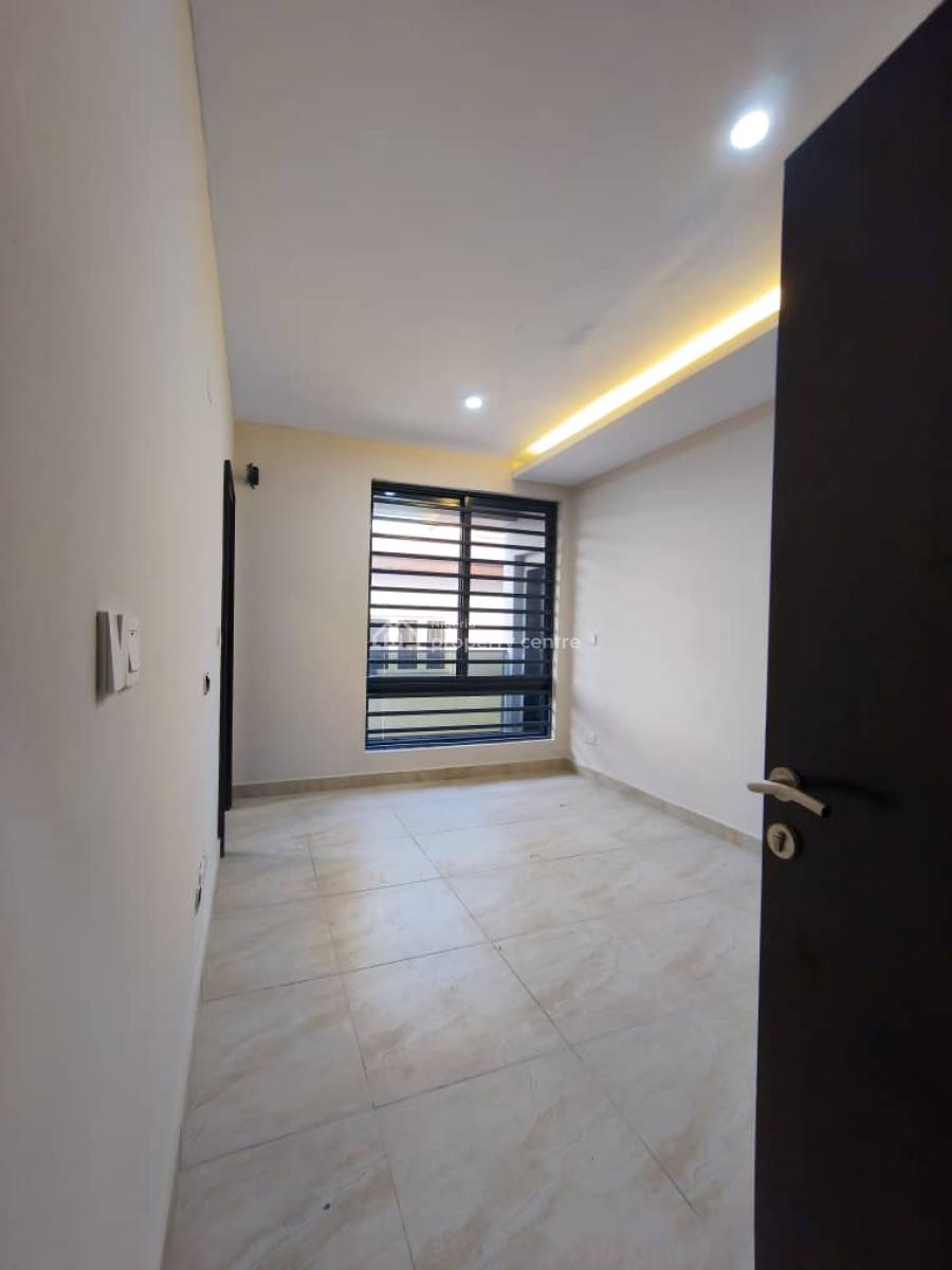 Luxury Well Built with Good Finishing Serviced 3 Bedroom Apartment, Lekki Phase 1, Lekki, Lagos, Flat / Apartment for Sale