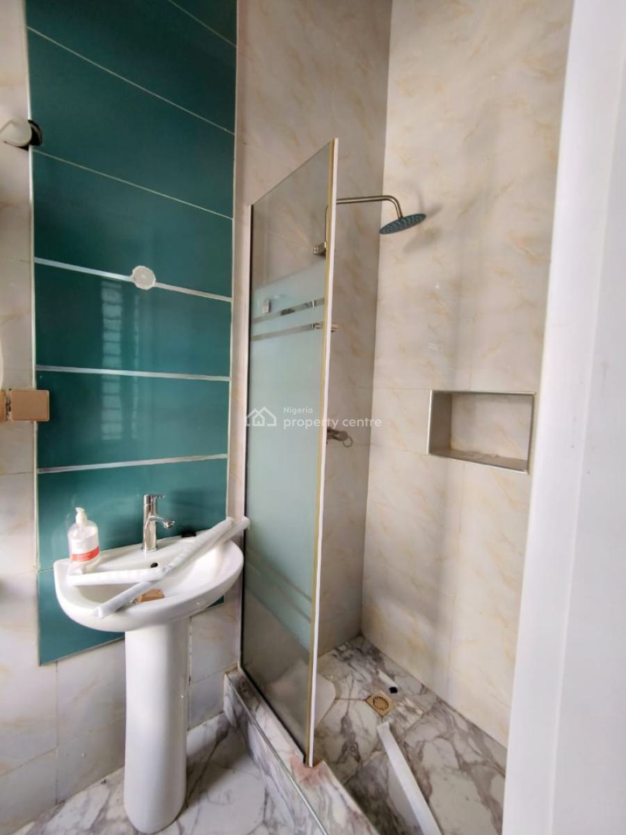 Well Renovated 4 Bedroom Fully Detached, Chevron, Lekki, Lagos, Detached Duplex for Rent