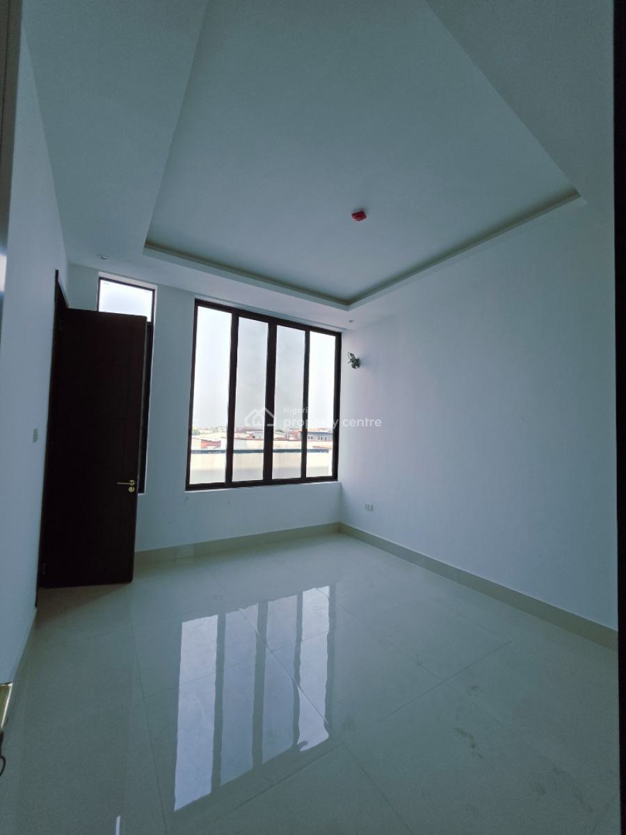 Luxury 3 Bedrooms Flat with Bq, Off Admiralty Road, Lekki Phase 1, Lekki, Lagos, Flat / Apartment for Rent