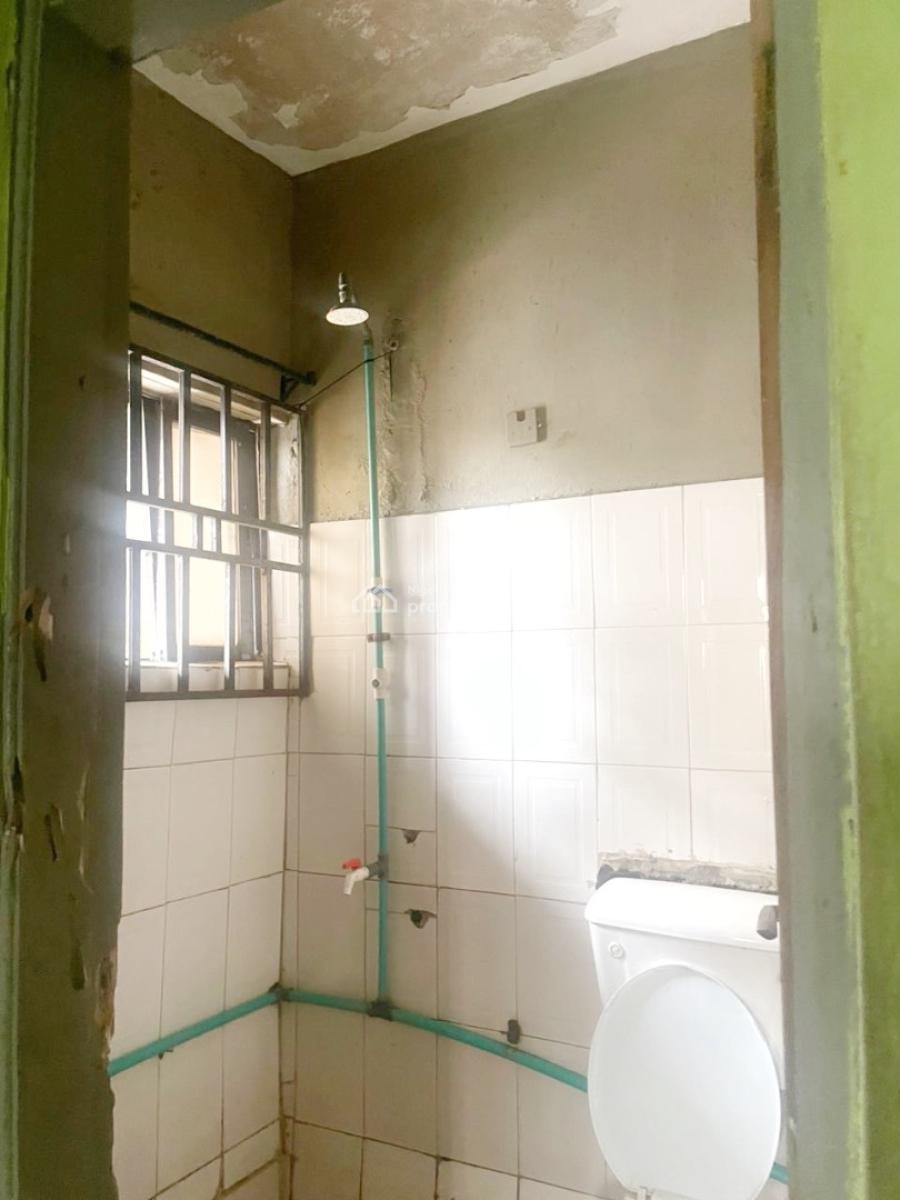 a Well Maintained Spacious Mini Flat, Gra Phase 1, Magodo, Lagos, Mini Flat (room and Parlour) for Rent