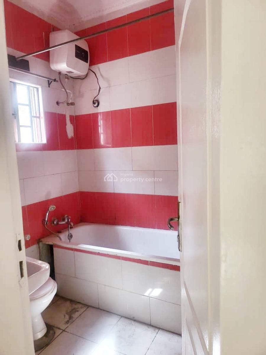 a Well Maintained Spacious 2 Bedroom Flat, Omole Phase 2, Ikeja, Lagos, Flat / Apartment for Rent