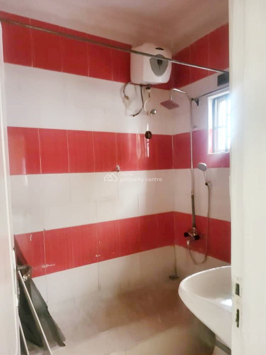 a Well Maintained Spacious 2 Bedroom Flat, Omole Phase 2, Ikeja, Lagos, Flat / Apartment for Rent