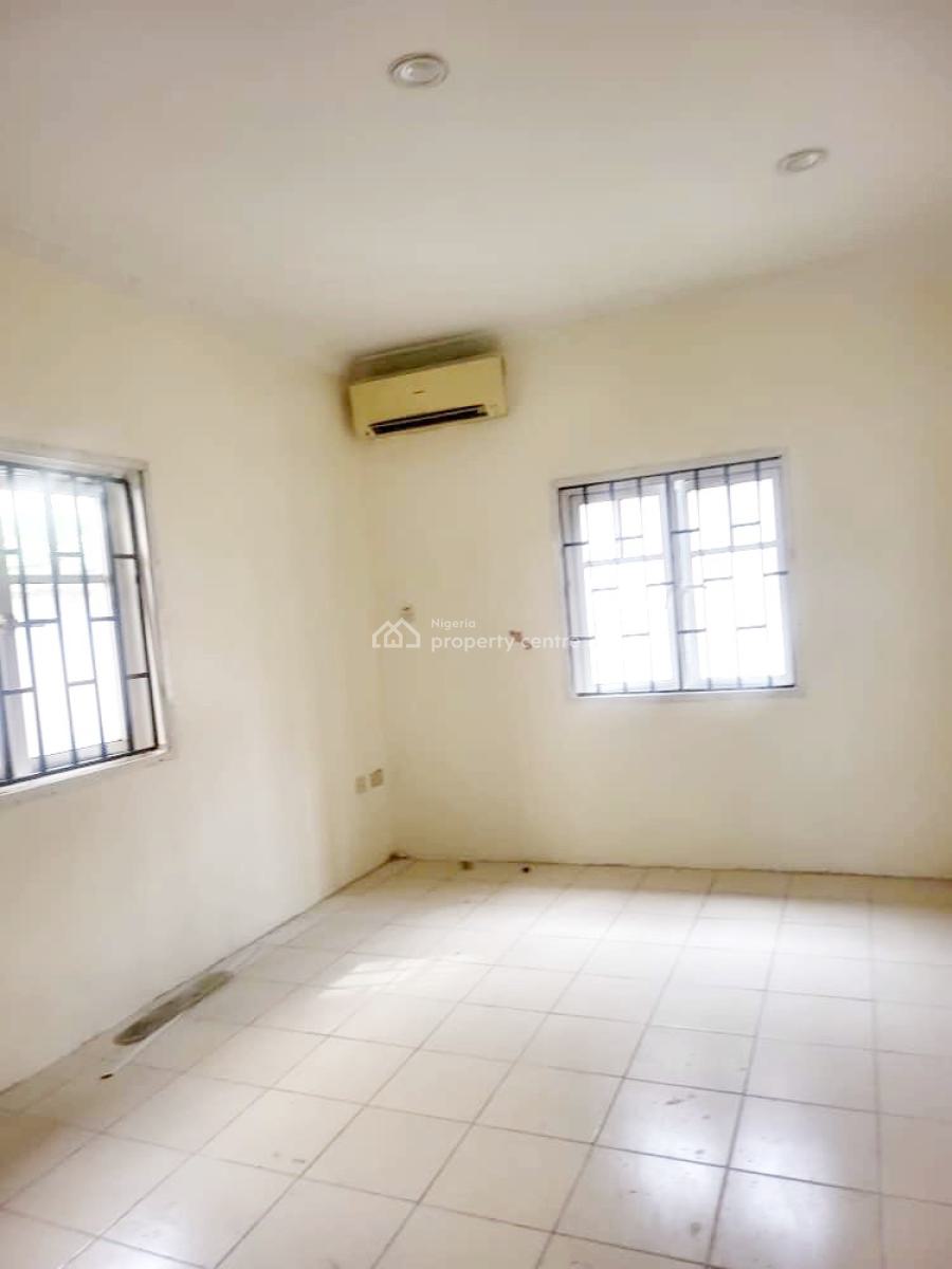 a Well Maintained Spacious 2 Bedroom Flat, Omole Phase 2, Ikeja, Lagos, Flat / Apartment for Rent