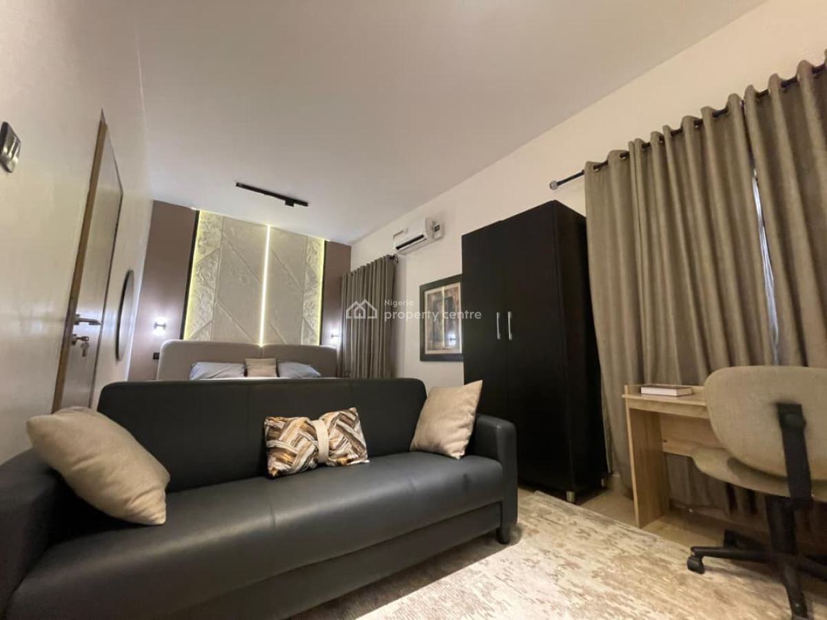 Beautiful One Bedroom Apartment Spacious Bedroom with Extra Living Area, Lekki Phase 1, Lekki, Lagos, Mini Flat (room and Parlour) Short Let