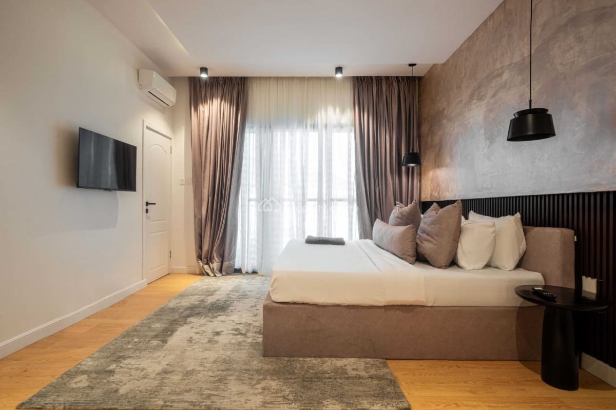 Beautiful and Spacious 2 Bedrooms Apartment with Pool and Gym, Lekki Phase 1, Lekki, Lagos, Flat / Apartment Short Let