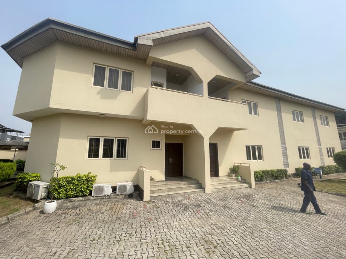 Exclusive  3-bedroom Apartment, Lekki Phase 1, Lekki, Lagos, Flat / Apartment for Rent