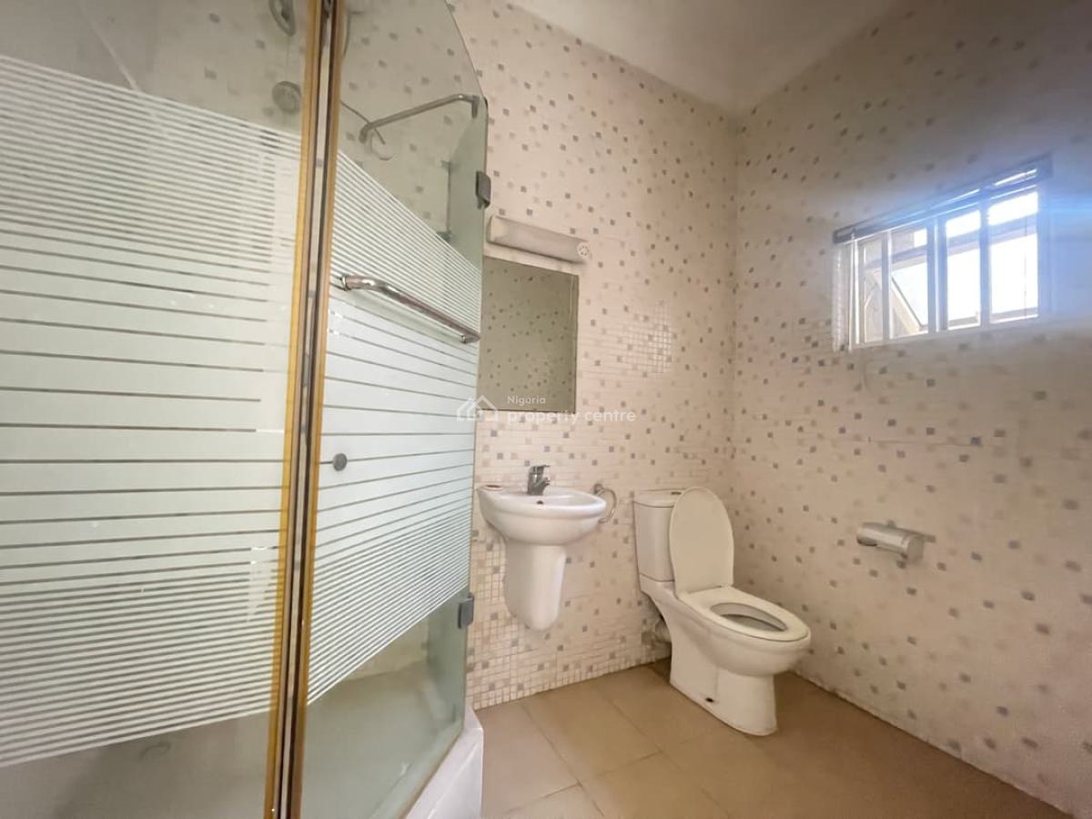 Exclusive  3-bedroom Apartment, Lekki Phase 1, Lekki, Lagos, Flat / Apartment for Rent