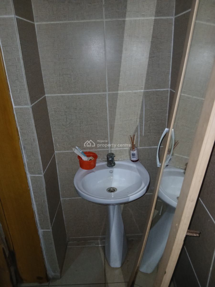 Studio Apartment ( Self Contain) with Corridor, Carlton Gate Estate, Chevron, Lekki, Lagos, Self Contain (single Rooms) for Rent