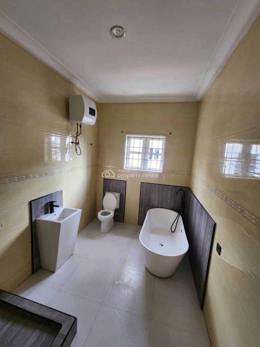 Well Maintained Spacious 5bedroom Fully Detached Duplex+ 2 Room Bq, Idado Lekki, Idado, Lekki, Lagos, Detached Duplex for Sale