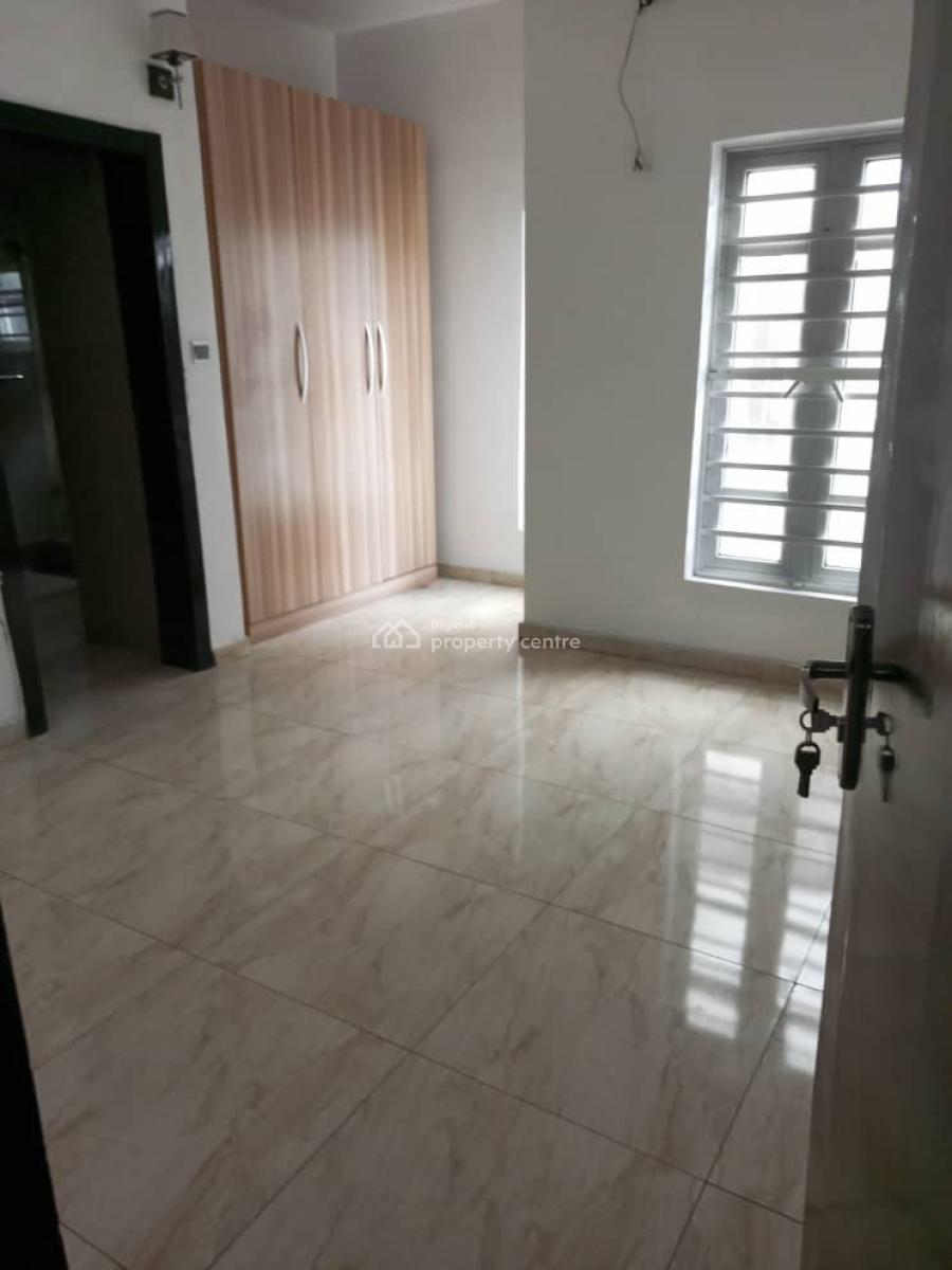 Exquisitely Built 4 Bedroom Semi-detached Duplex with Bq, Ologolo, Lekki, Lagos, Semi-detached Duplex for Rent