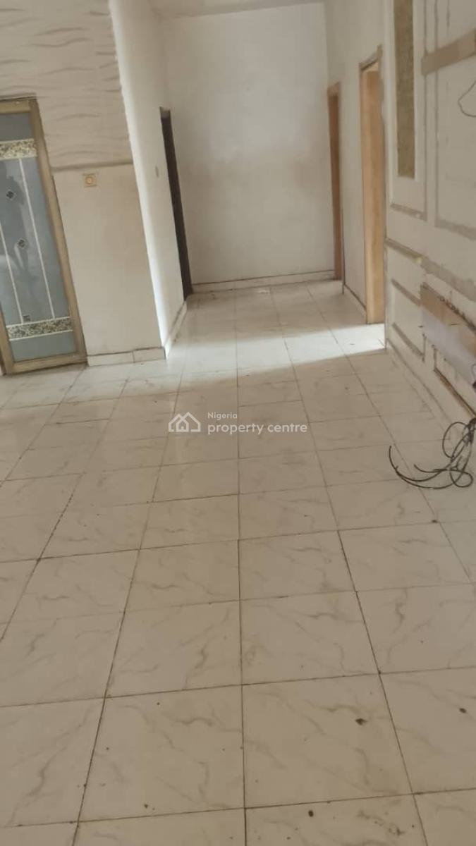 an Executive Spacious 3 Bedroom Flat, Off New Road, Lekki Phase 2, Lekki, Lagos, Flat / Apartment for Rent