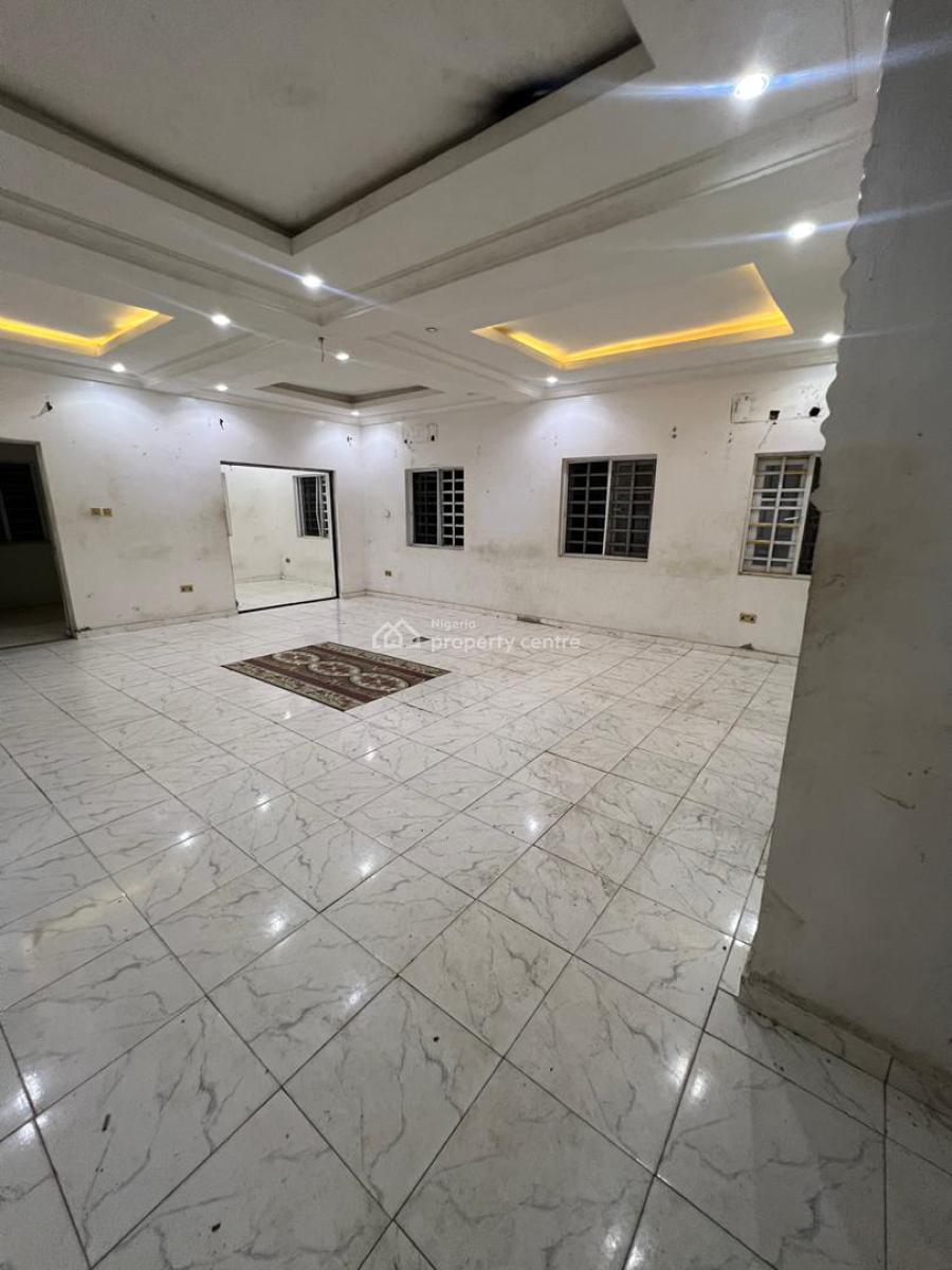 an Executive Spacious 3 Bedroom Flat, Lekki, Lagos, Flat / Apartment for Rent