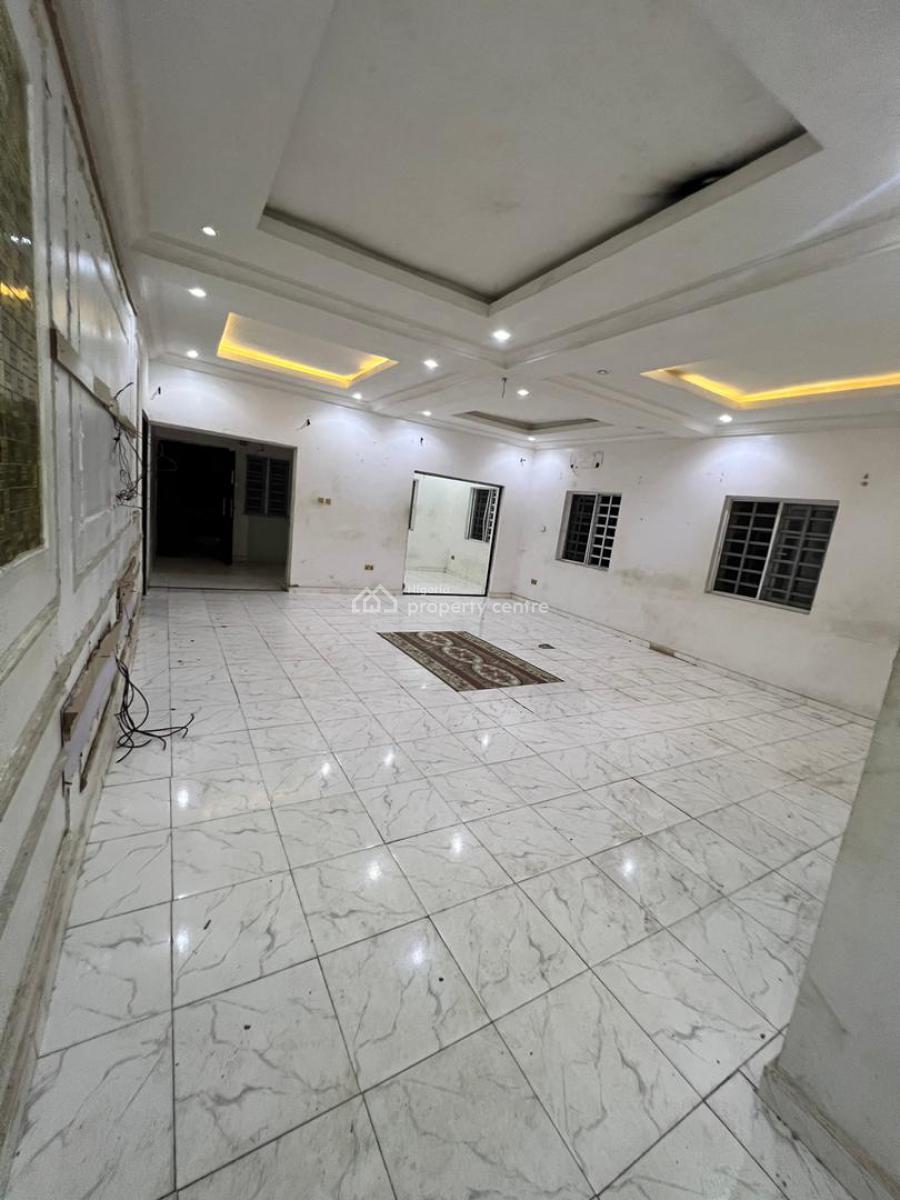 an Executive Spacious 3 Bedroom Flat, Lekki, Lagos, Flat / Apartment for Rent