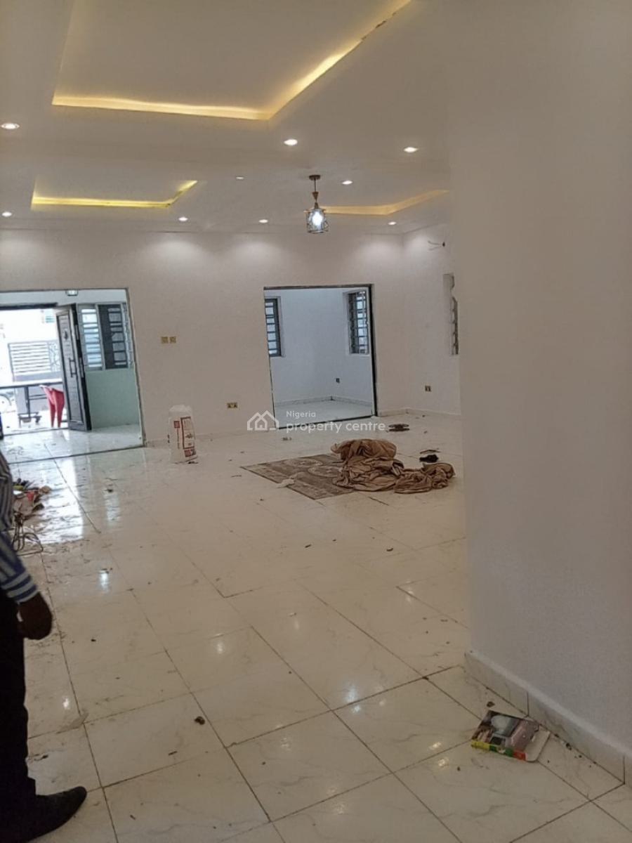 an Executive Spacious 3 Bedroom Flat, Lekki, Lagos, Flat / Apartment for Rent