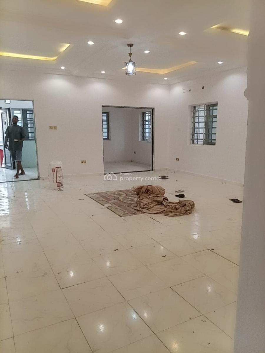 an Executive Spacious 3 Bedroom Flat, Lekki, Lagos, Flat / Apartment for Rent