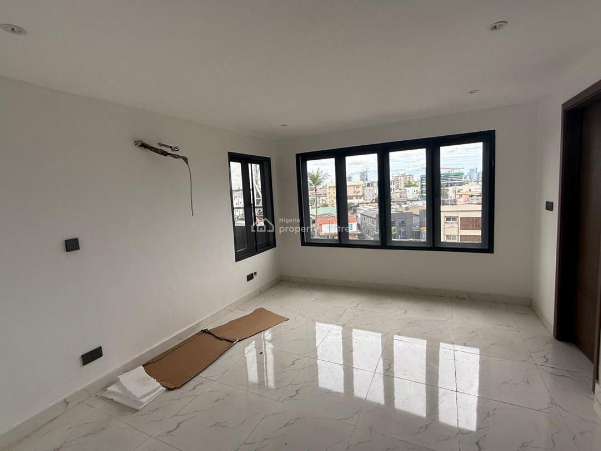 Newly Built Spacious  2-bedroom Flat with Elevator Ample Parking Space, Southwest, Ikoyi, Lagos, Flat / Apartment for Sale