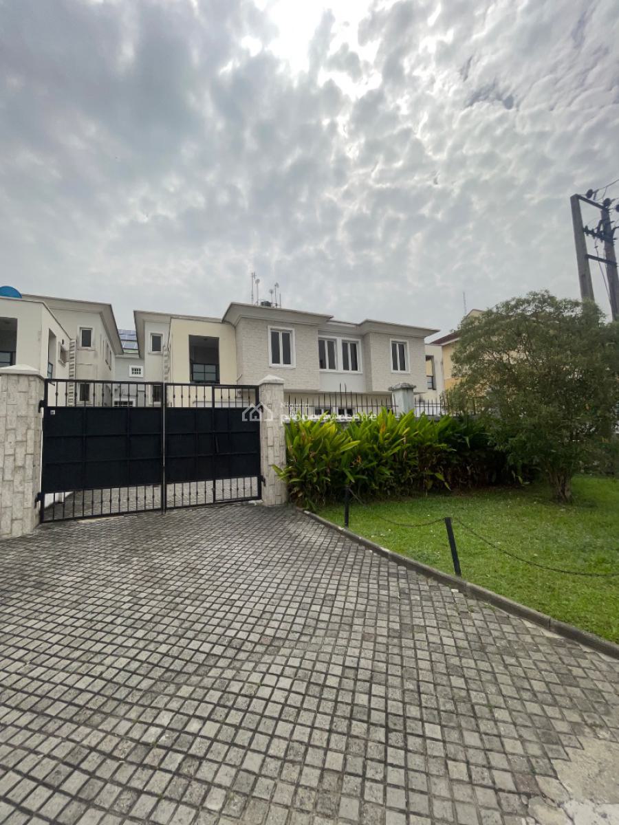 5 Bedroom Semi Detached House, Babatunde Anjous Street, Lekki Phase 1, Lekki, Lagos, Semi-detached Duplex for Rent