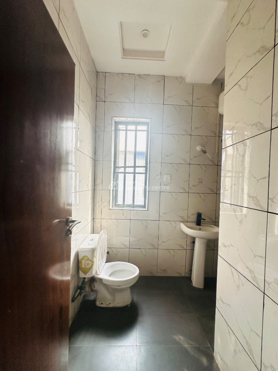 Fully Serviced 3 Bedroom Maisonette with Bq, Off Oladimeji Alo, Lekki Phase 1, Lekki, Lagos, House for Rent