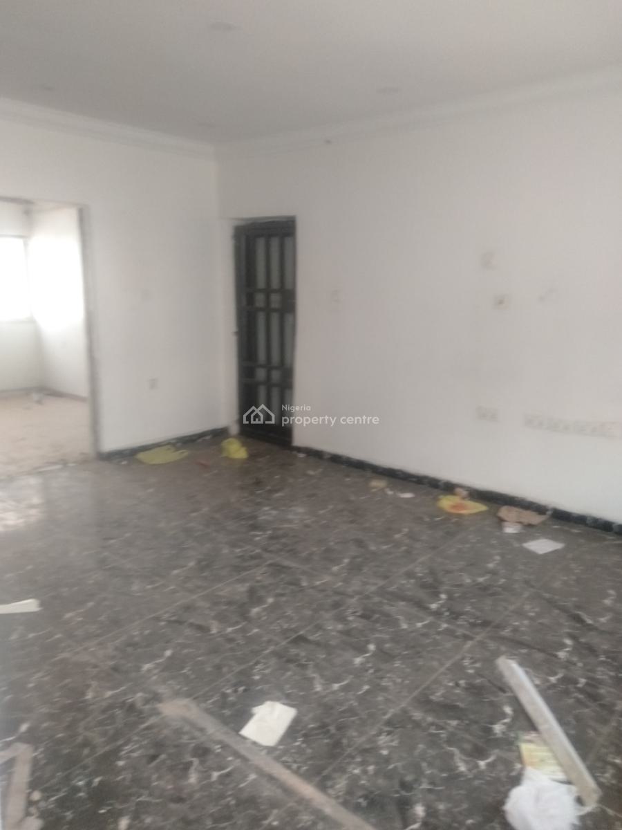 Spacious Shop Space Available for Lease, 4th Avenue, Gwarinpa, Abuja, School for Rent
