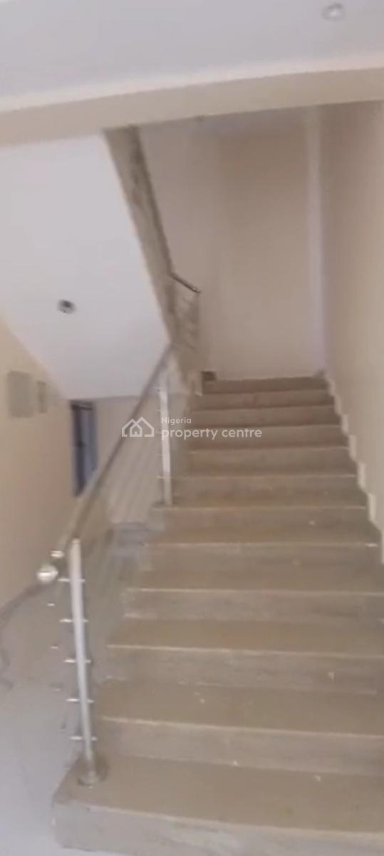a New Serviced 4-bedroom Terrace Duplex + 1 Bq, Mabushi, Abuja, Terraced Duplex for Rent