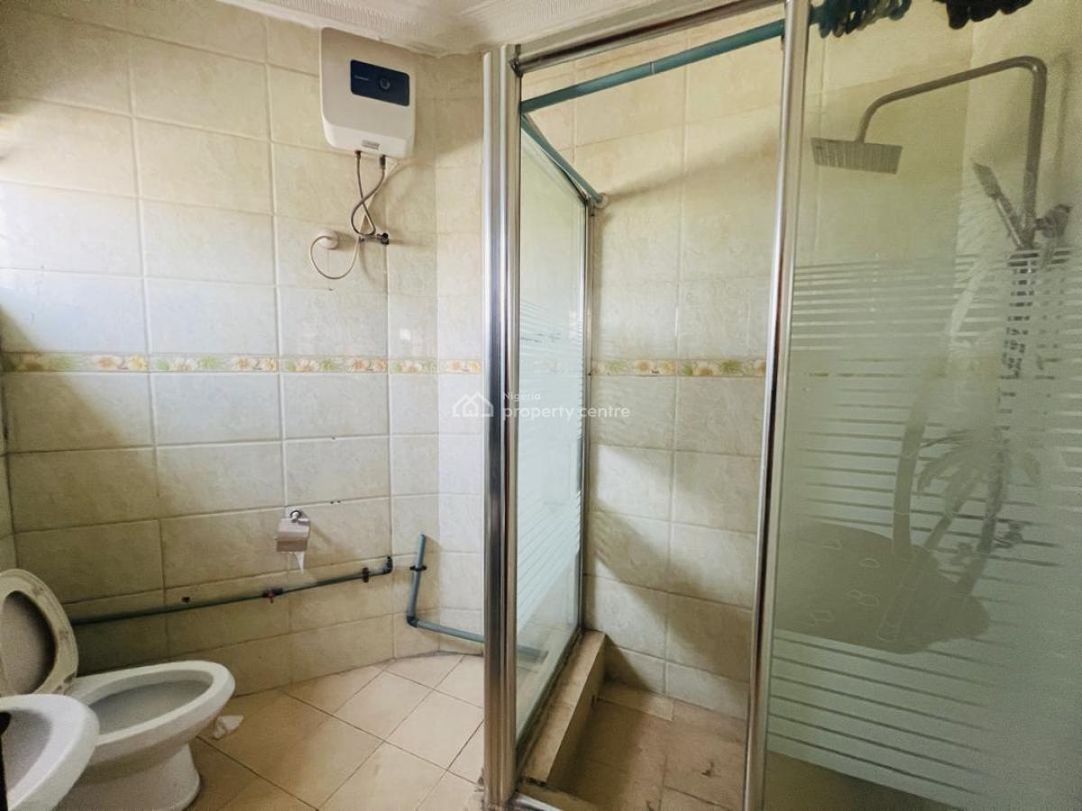 Lovely 3 Bedroom Lovely Flats with Spacious Living Room, Guest Toilet, Lekki Phase 1, Lekki, Lagos, Flat / Apartment for Rent