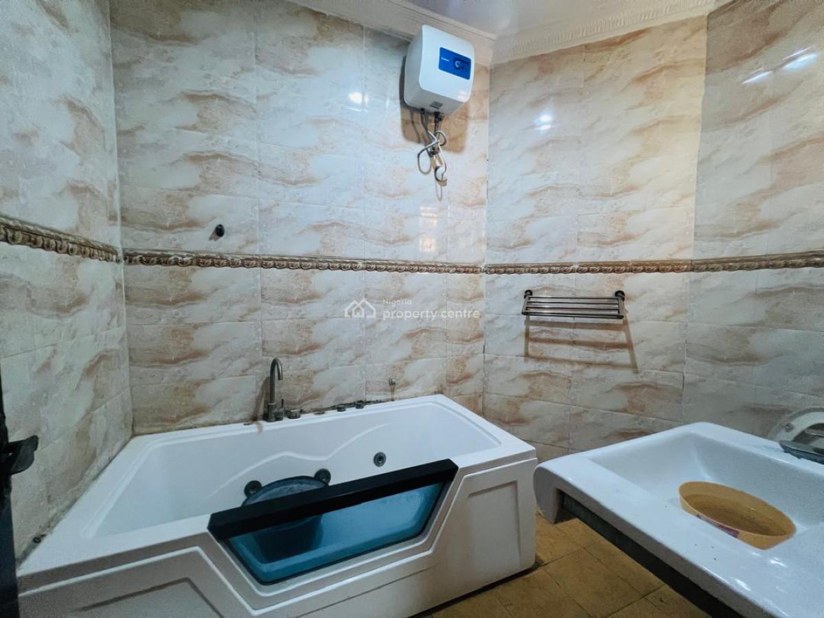 Lovely 3 Bedroom Lovely Flats with Spacious Living Room, Guest Toilet, Lekki Phase 1, Lekki, Lagos, Flat / Apartment for Rent