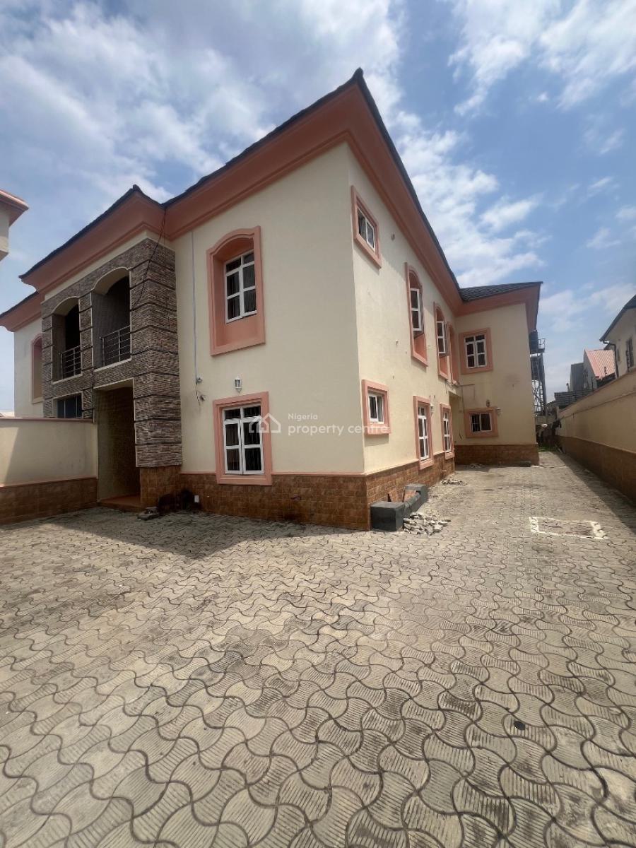 Well Maintained, Four 4️⃣ Bedroom Semi Detached Duplex in Lekki, Lekki Phase 1, Lekki, Lagos, Semi-detached Duplex for Rent