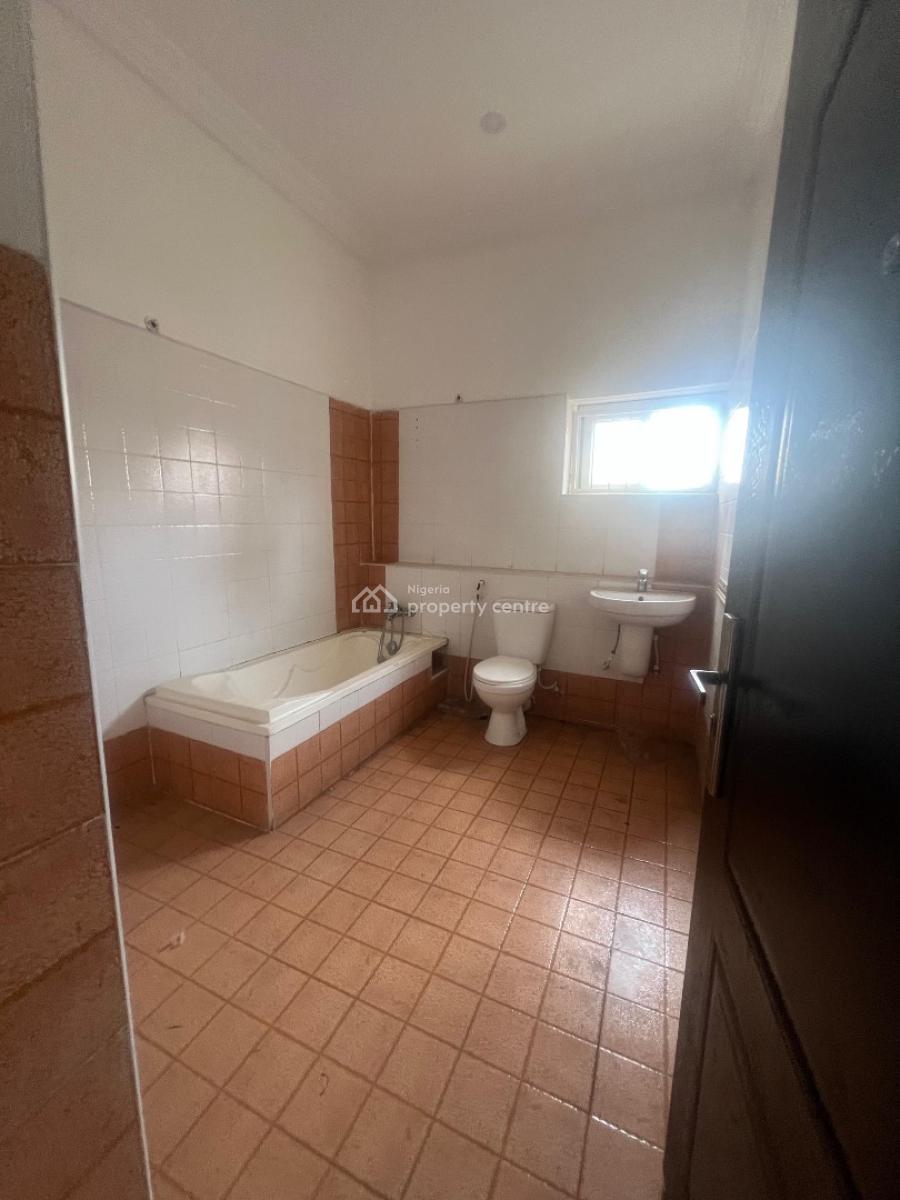 Well Maintained, Four 4️⃣ Bedroom Semi Detached Duplex in Lekki, Lekki Phase 1, Lekki, Lagos, Semi-detached Duplex for Rent