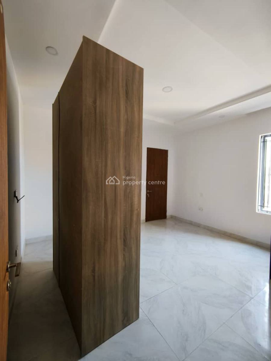 Luxury Well Built 8 Units of 3 Bedroom Apartments with Bq, Lekki Phase 1, Lekki, Lagos, Flat / Apartment for Rent