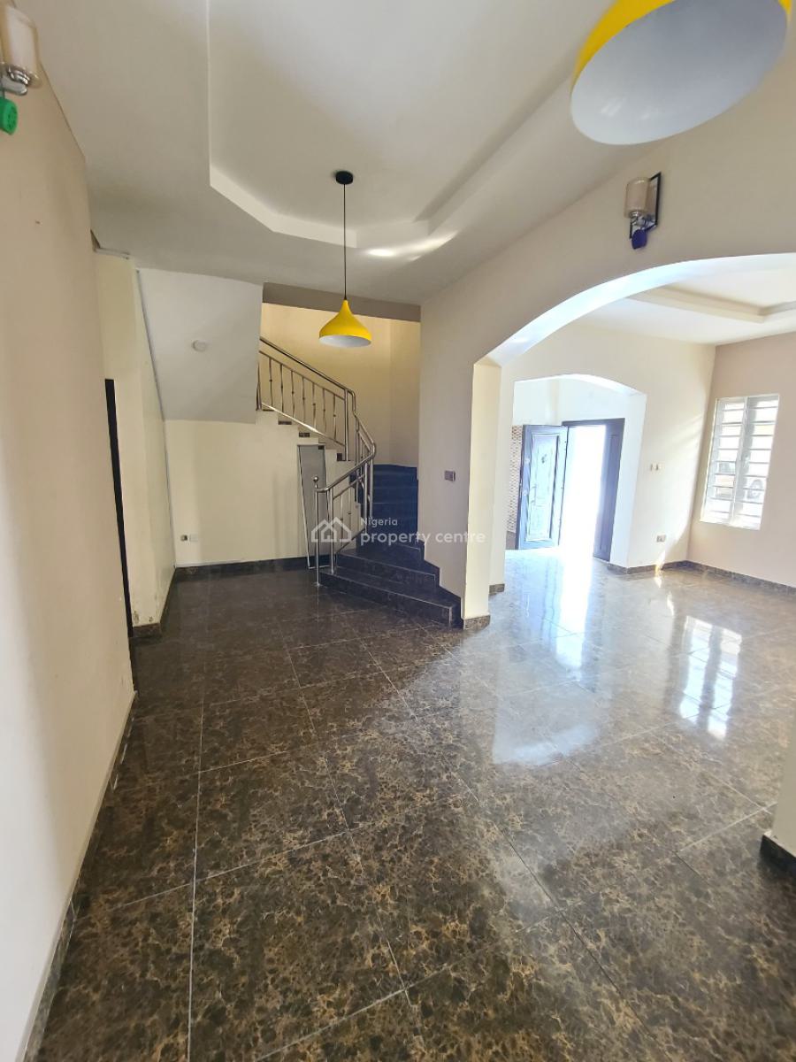 4 Bedroom Semi Detached, Mobil Road, Ajah, Lagos, Semi-detached Duplex for Rent