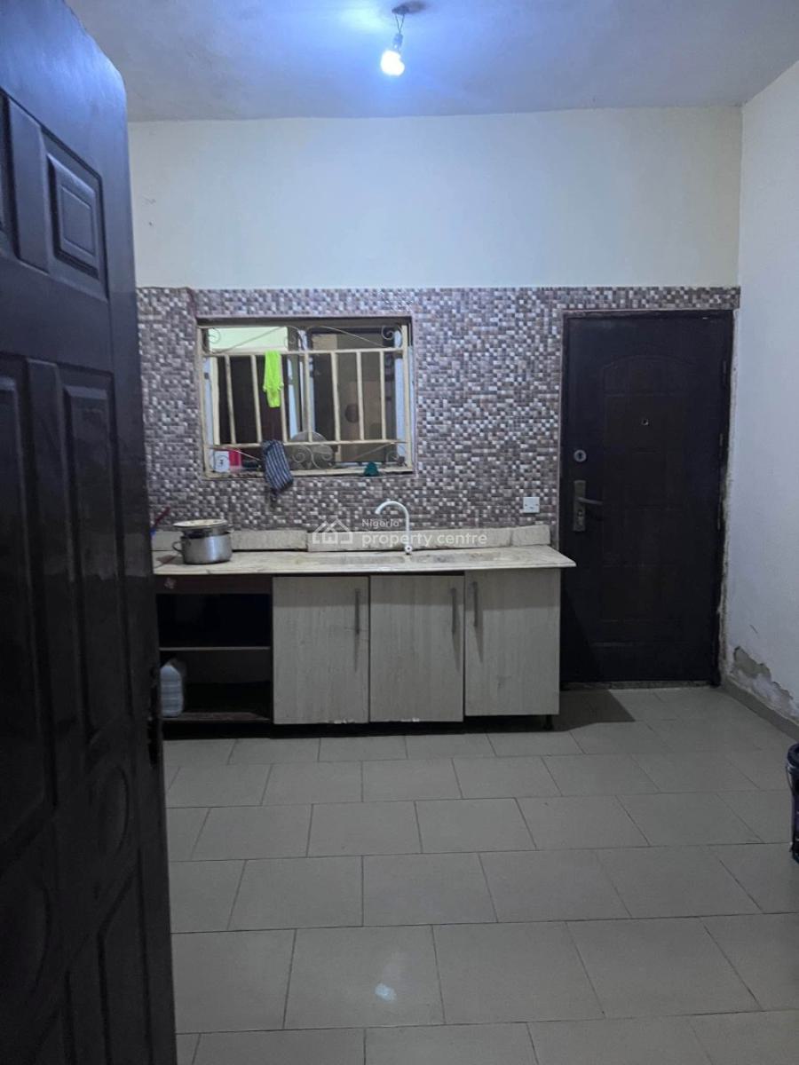 Shared Apartment, New Road, Lekki, Lagos, Self Contain (single Rooms) for Rent