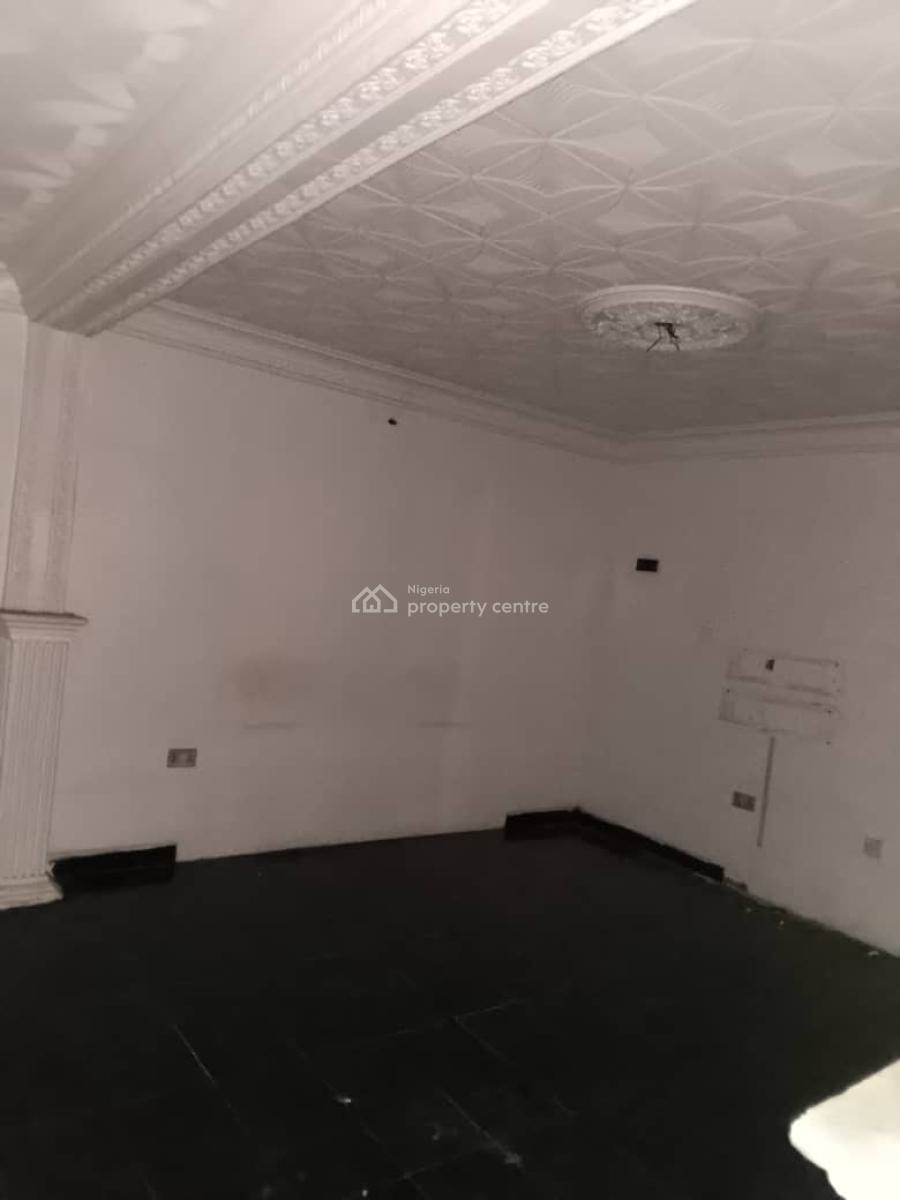 Decent 2 Bedroom Flat, Gateway Estate, Gra Phase 1, Magodo, Lagos, Flat / Apartment for Rent