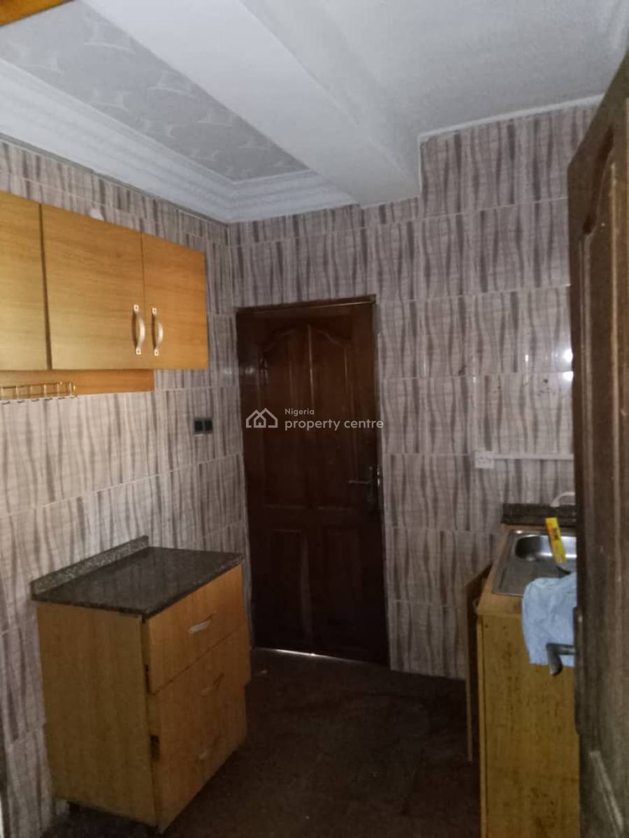 Decent 2 Bedroom Flat, Gateway Estate, Gra Phase 1, Magodo, Lagos, Flat / Apartment for Rent