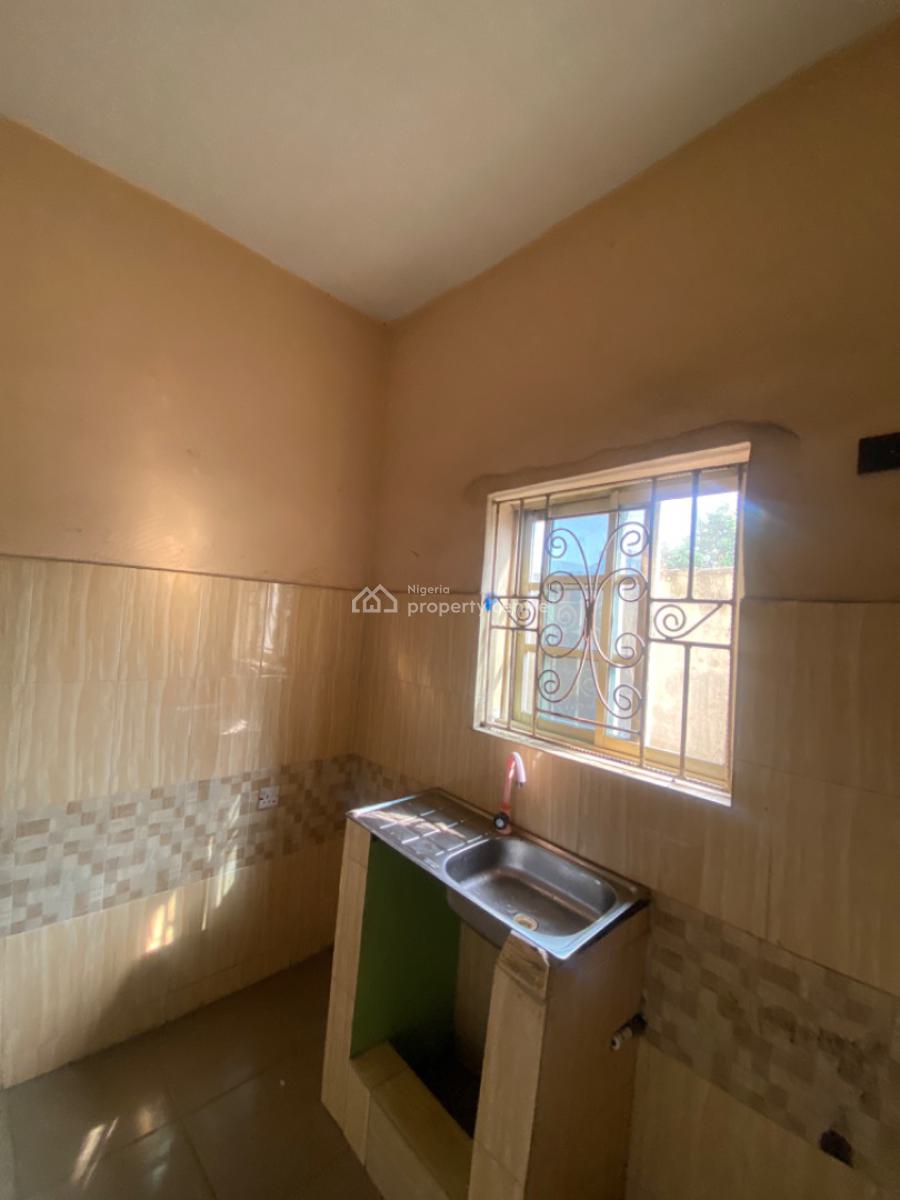 1 Bedroom Apartment with 2 Toilets, Doris Hotel Road, Umoma Igwuruta, Port Harcourt, Rivers, Flat / Apartment for Rent