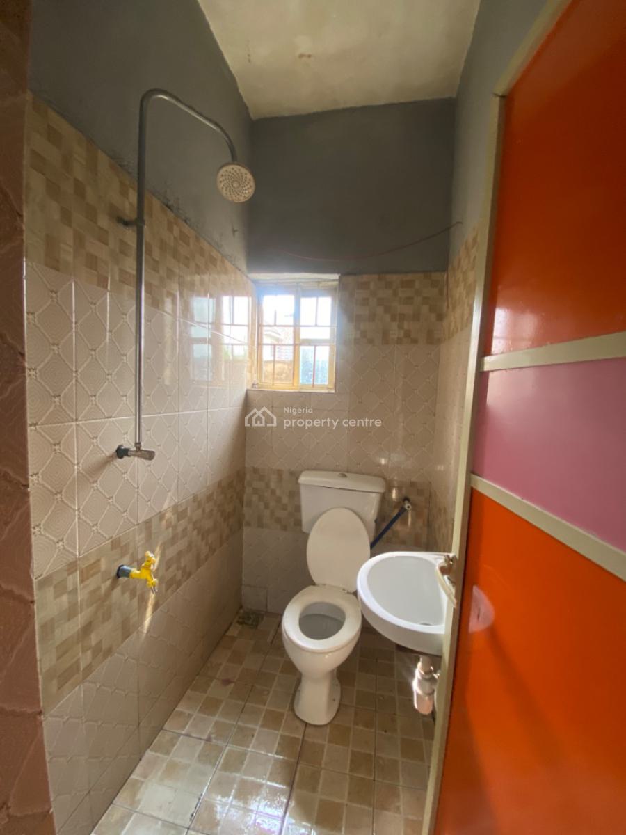 1 Bedroom Apartment with 2 Toilets, Doris Hotel Road, Umoma Igwuruta, Port Harcourt, Rivers, Flat / Apartment for Rent