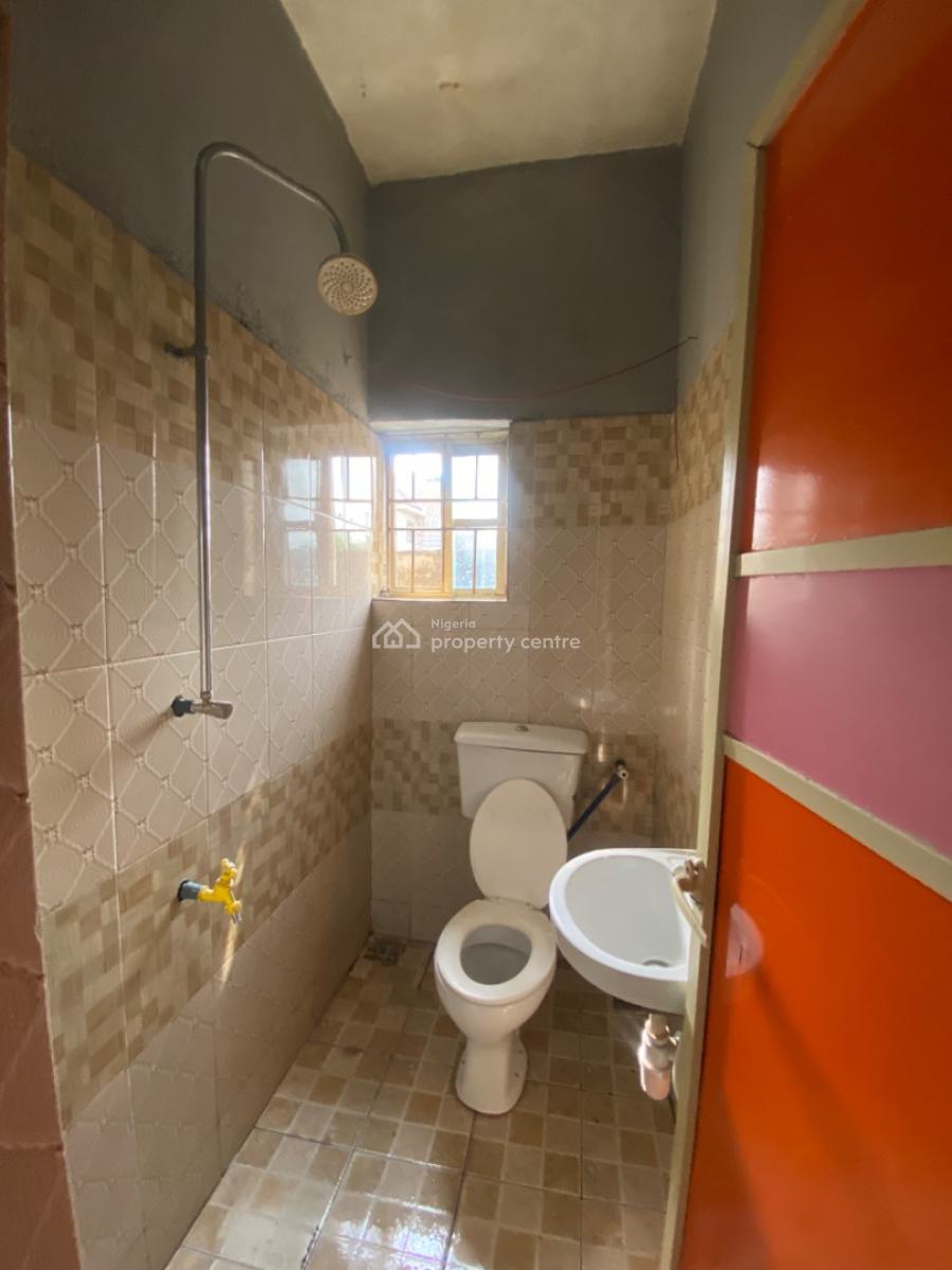 1 Bedroom Apartment with 2 Toilets, Doris Hotel Road, Umoma Igwuruta, Port Harcourt, Rivers, Flat / Apartment for Rent