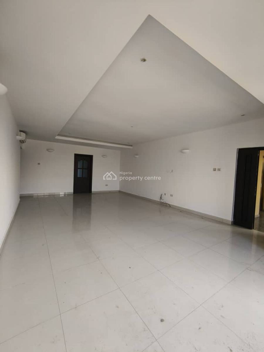Spacious 3 Bedroom Apartment Penthouse Plus Bq, Lekki Phase 1, Lekki, Lagos, Flat / Apartment for Rent