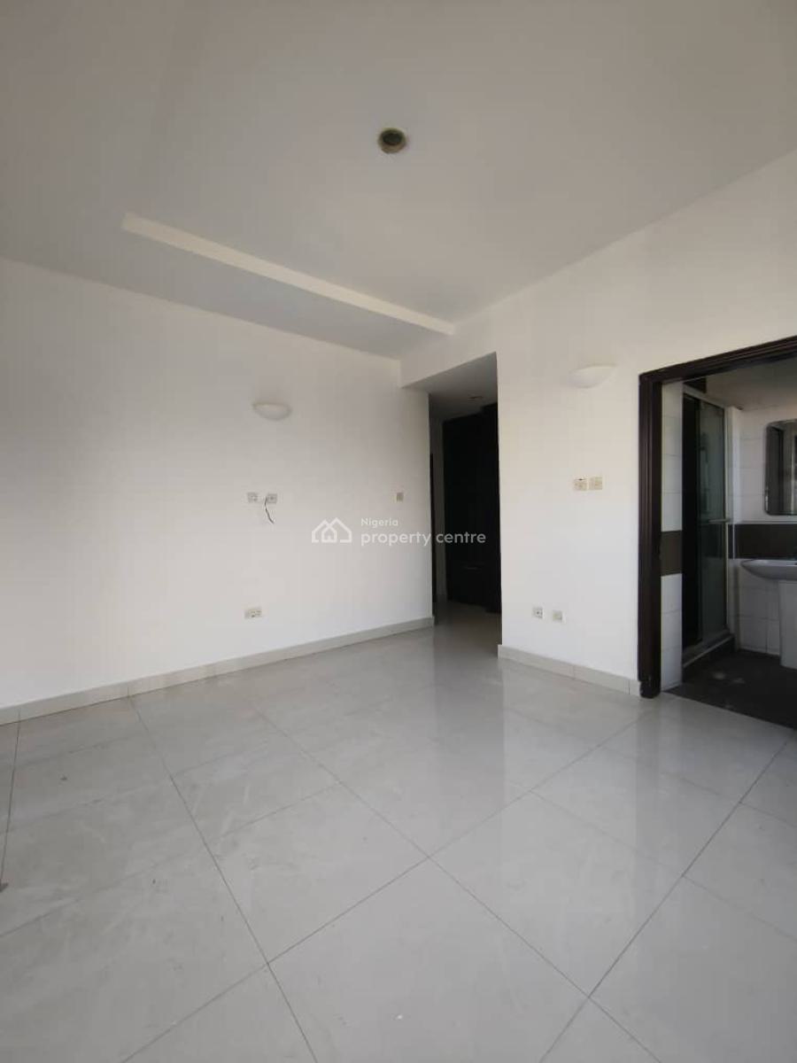 Spacious 3 Bedroom Apartment Penthouse Plus Bq, Lekki Phase 1, Lekki, Lagos, Flat / Apartment for Rent