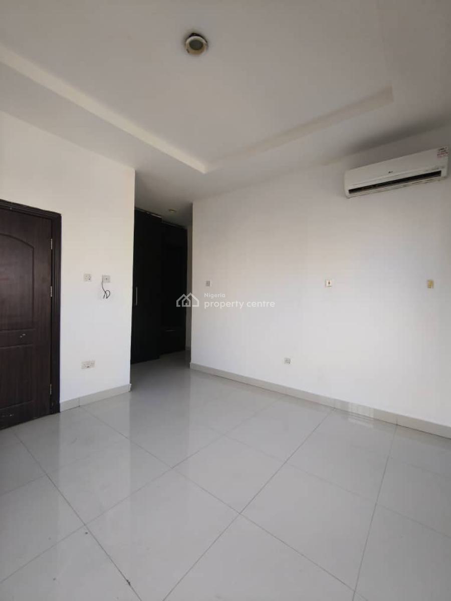 Spacious 3 Bedroom Apartment Penthouse Plus Bq, Lekki Phase 1, Lekki, Lagos, Flat / Apartment for Rent