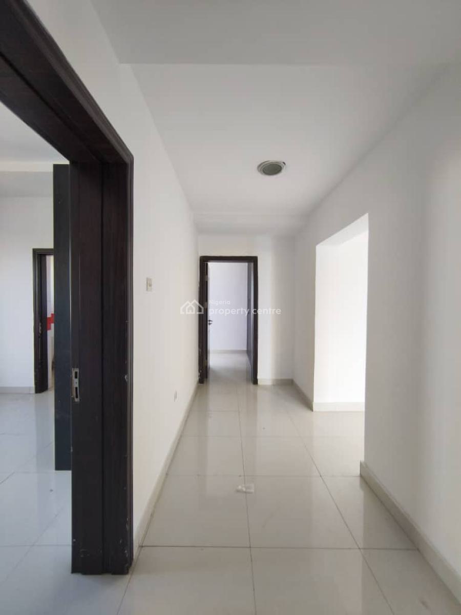 Spacious 3 Bedroom Apartment Penthouse Plus Bq, Lekki Phase 1, Lekki, Lagos, Flat / Apartment for Rent