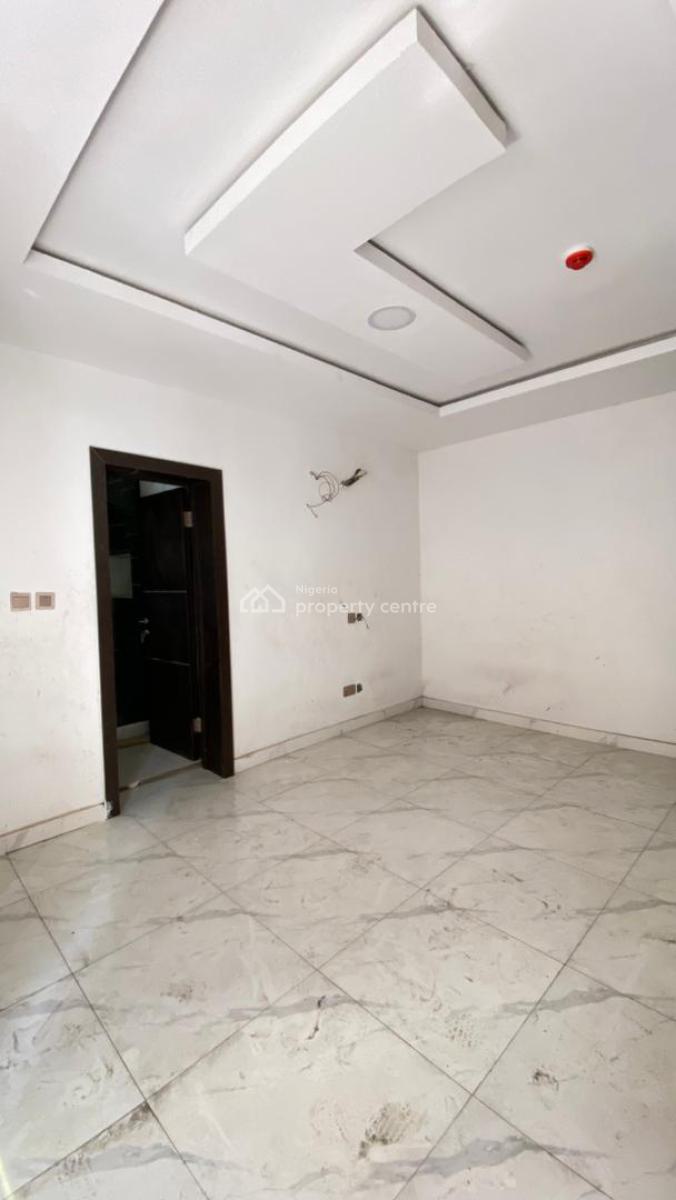 Neatly Built 2 Bedrooms Apartment with Swimming Pool, Gym and Elevator, Lekki Phase 1, Lekki, Lagos, Flat / Apartment for Rent