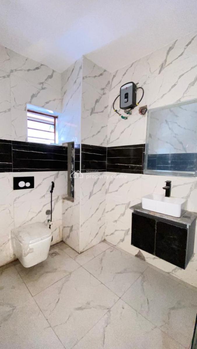 Neatly Built 2 Bedrooms Apartment with Swimming Pool, Gym and Elevator, Lekki Phase 1, Lekki, Lagos, Flat / Apartment for Rent