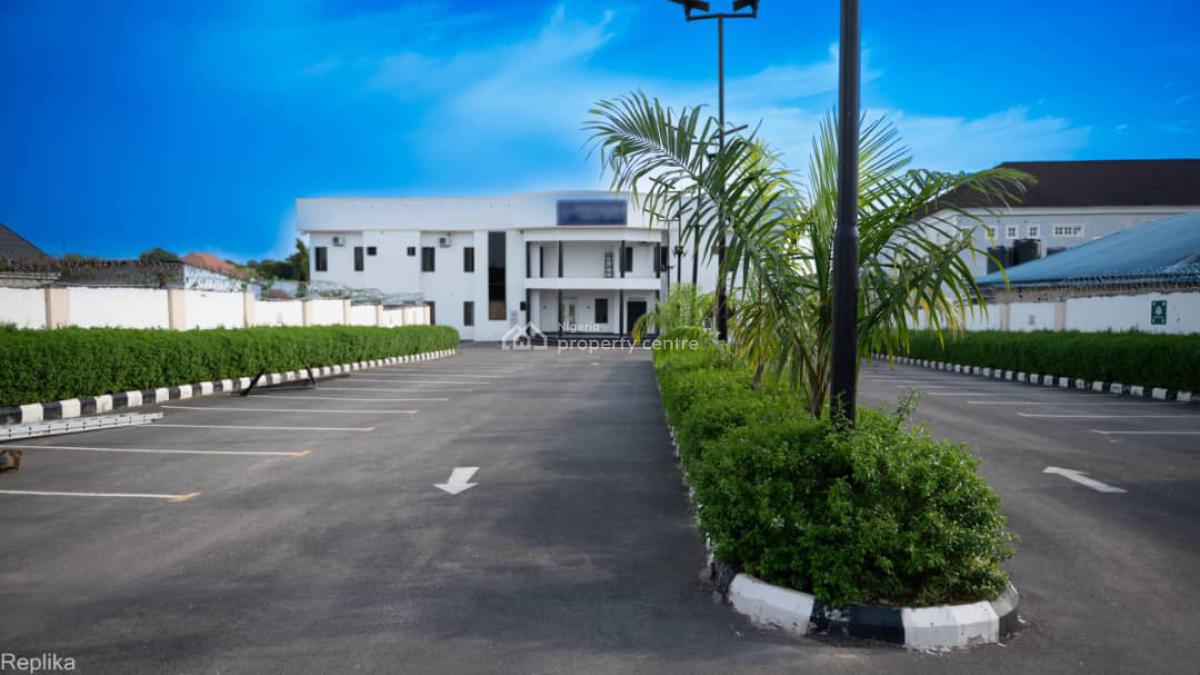 New Hotel, Along Abuja - Keffi Expressway, Karu, Nasarawa, Hotel / Guest House for Sale