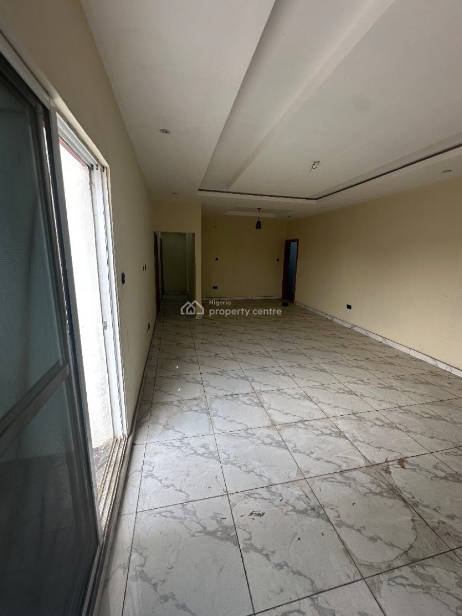 2 Bedroom Apartment with a Bq, Surulere, Lagos, Block of Flats for Sale