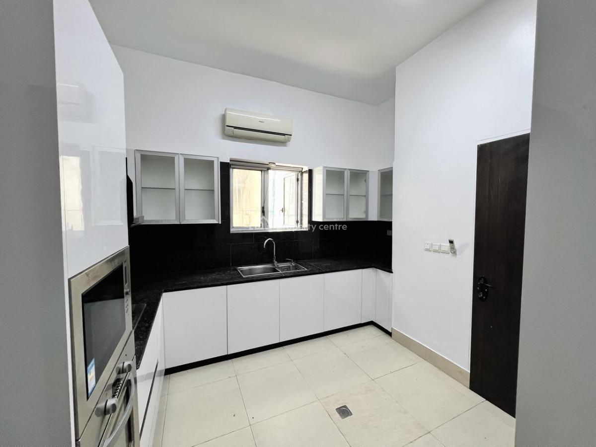 Live in Style -- 3-bedroom Serviced Apartment with Pool & Bq, Lekki Phase 1, Lekki, Lagos, Flat / Apartment for Rent
