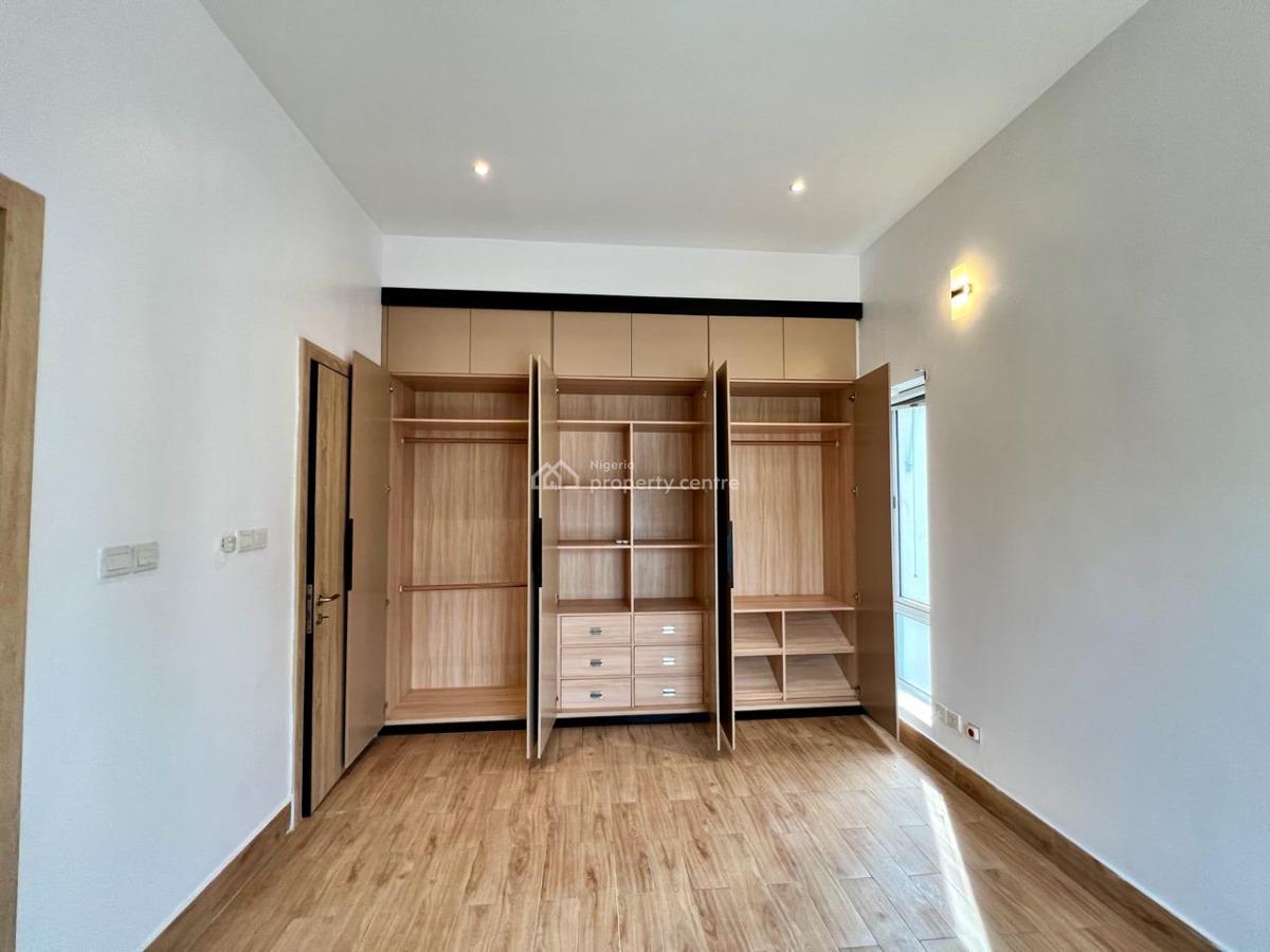 Live in Style -- 3-bedroom Serviced Apartment with Pool & Bq, Lekki Phase 1, Lekki, Lagos, Flat / Apartment for Rent